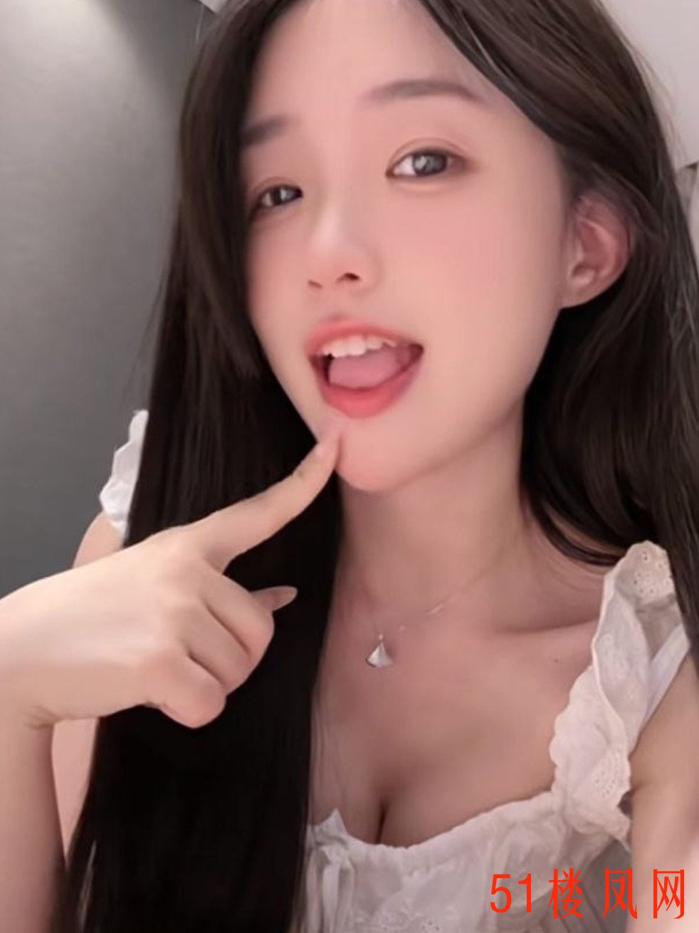 Screenshot_20250926_172210_webapp.qunfangge_edit_188208834860864.jpg