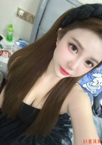 南站爆乳甜妹团团