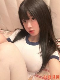 极品嫩妹蜂腰翘臀水中箫特溜