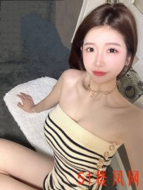 迷人爱笑的眼镜