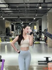 桥西区刚下海的瑜伽老师身材一级棒